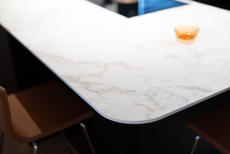 Ohuet täyslaminaattitasot eli kompaktitasot ovat saaneet paljon uusia kuoseja.