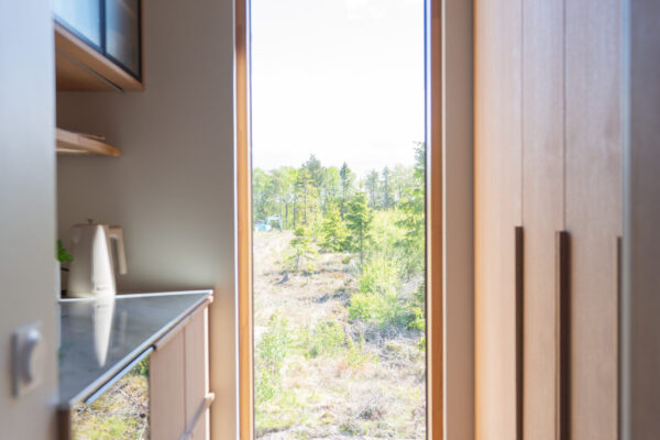 Pantry, ruokakomero, skafferi vai apukeittiö? Komeroseinän kätköissä piileksivällä aputilalla on monta nimeä.